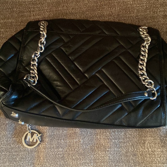 Black michael kors bag - Picture 3 of 3